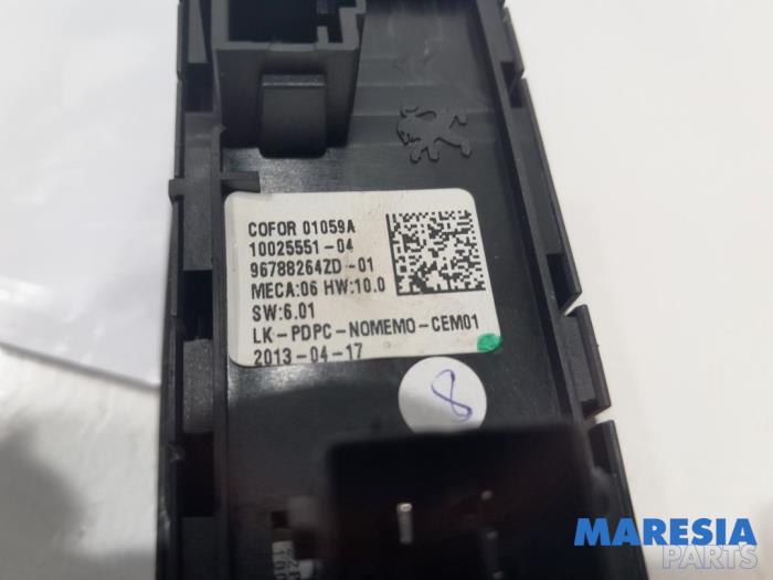 Multi-functional window switch from a Citroën C4 Picasso (3D/3E) 1.6 16V THP 155 2013