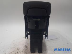 Used Armrest Opel Corsa F (UB/UH/UP) Electric 50kWh Price € 84,70 Inclusive VAT offered by Maresia Parts