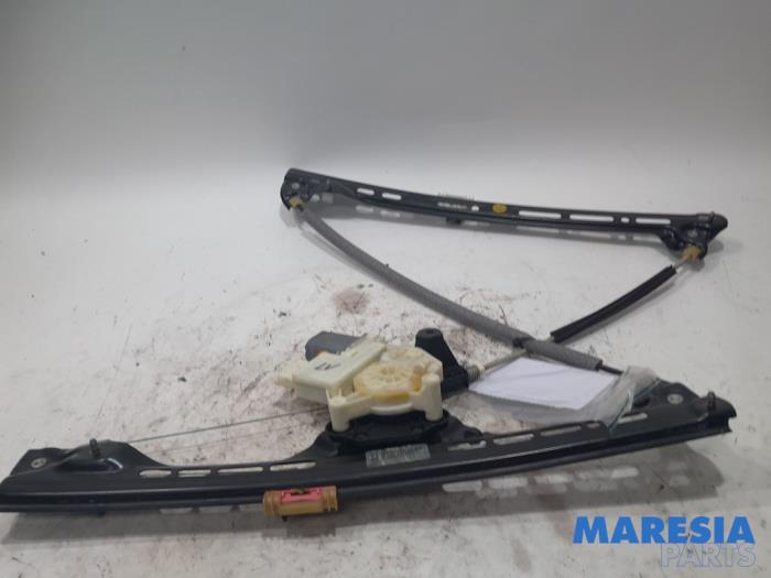 Window mechanism 4-door, front left from a Citroën C4 Picasso (3D/3E) 1.6 16V THP 155 2013