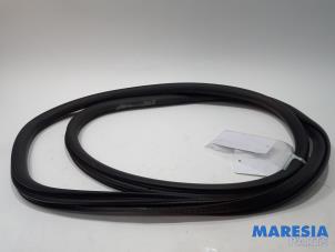 Used Rear door seal 4-door, right Peugeot 2008 (UD/UK/UR/US/UX) e-2008 50 kWh Price € 24,20 Inclusive VAT offered by Maresia Parts