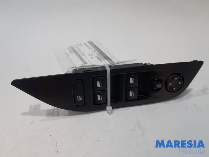 Usados Interruptor combinado de ventanillas Peugeot 2008 (UD/UK/UR/US/UX) e-2008 50 kWh Precio € 108,90 IVA incluido ofrecido por Maresia Parts