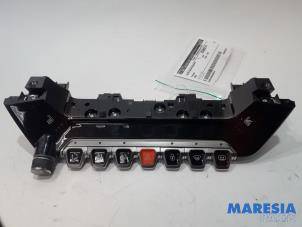Used Heater control panel Peugeot 2008 (UD/UK/UR/US/UX) e-2008 50 kWh Price € 90,75 Inclusive VAT offered by Maresia Parts