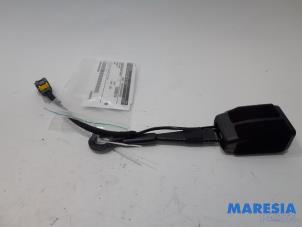 Used Front seatbelt buckle, left Peugeot 2008 (UD/UK/UR/US/UX) e-2008 50 kWh Price € 30,25 Inclusive VAT offered by Maresia Parts