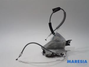 Used Rear door mechanism 4-door, right Peugeot 2008 (UD/UK/UR/US/UX) e-2008 50 kWh Price € 72,60 Inclusive VAT offered by Maresia Parts