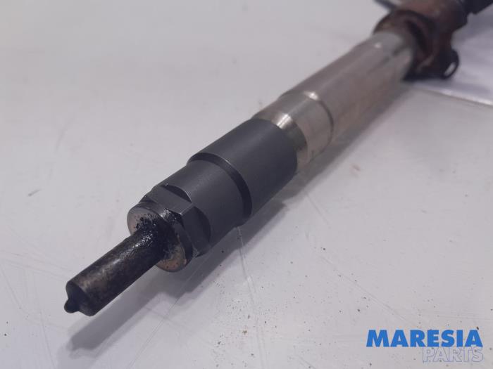 Injector (diesel) from a Peugeot Boxer (U9) 2.2 HDi 110 Euro 5 2013