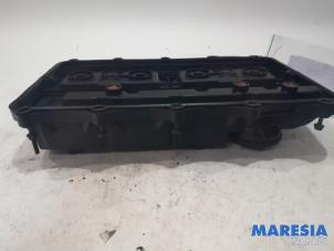 Ventildeckel van een Peugeot Boxer (U9) 2.2 HDi 110 Euro 5 2013