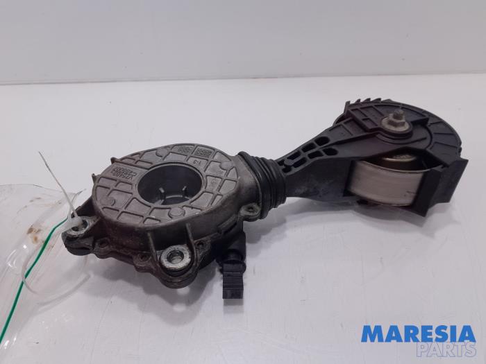 Usados Rodillo tensor correa múltiple Peugeot 208 I (CA/CC/CK/CL) 1.6 Vti 16V Precio € 25,00 Norma de margen ofrecido por Maresia Parts