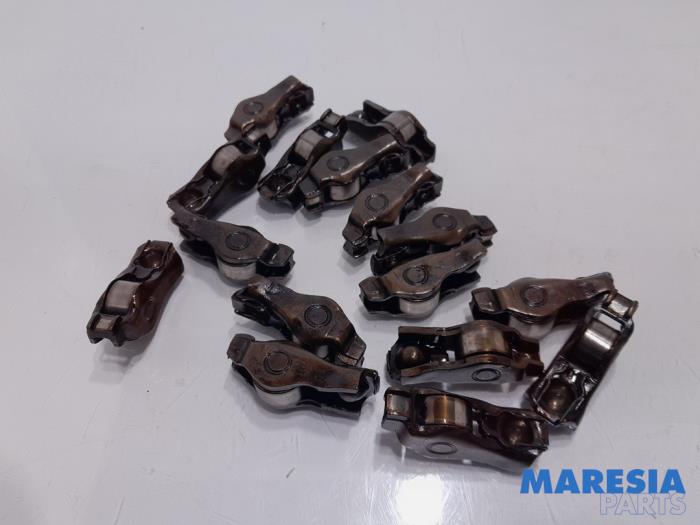 Używane Zapadka Peugeot 208 I (CA/CC/CK/CL) 1.6 Vti 16V Cena € 25,00 Procedura marży oferowane przez Maresia Parts