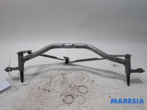 Used Wiper mechanism Renault Trafic (1FL/2FL/3FL/4FL) 1.6 dCi 95 Price € 72,60 Inclusive VAT offered by Maresia Parts