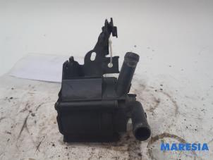 Usados Bomba de agua adicional Citroen C4 Picasso (3D/3E) 1.6 16V THP 155 Precio € 60,00 Norma de margen ofrecido por Maresia Parts