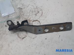 Used Bonnet Hinge Citroen C4 Picasso (3D/3E) 1.6 16V THP 155 Price € 15,00 Margin scheme offered by Maresia Parts