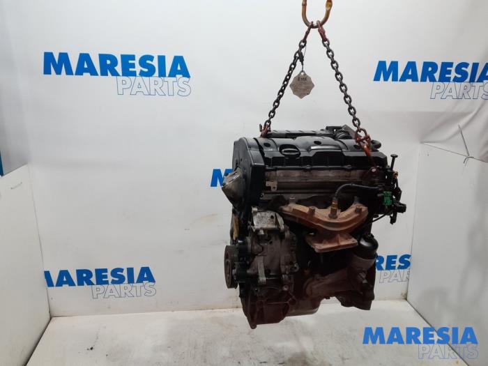 Engine from a Peugeot 206 CC (2D) 1.6 16V 2006