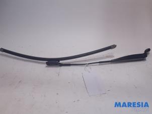 Used Front wiper arm Fiat 500 (312) 0.9 TwinAir 80 Price € 15,00 Margin scheme offered by Maresia Parts