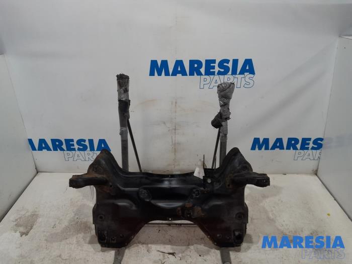 Usados Subchasis Peugeot 206 CC (2D) 1.6 16V Precio € 49,99 Norma de margen ofrecido por Maresia Parts