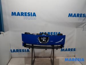 Used Grille Peugeot Expert (G9) 2.0 HDi 120 Price € 121,00 Inclusive VAT offered by Maresia Parts