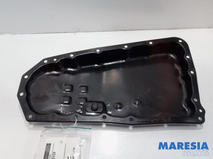 Usagé Couvercle carter Renault Scénic III (JZ) 2.0 16V CVT Prix € 50,00 Règlement à la marge proposé par Maresia Parts