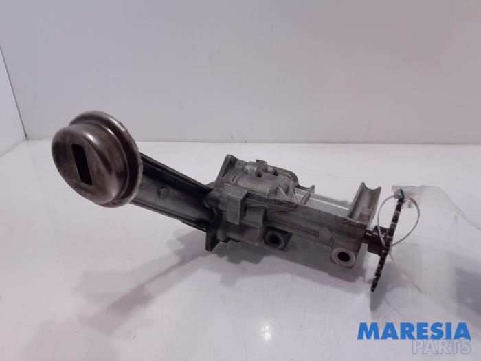 Używane Pompa oleju Renault Megane III Berline (BZ) 1.5 dCi 90 Cena € 50,00 Procedura marży oferowane przez Maresia Parts