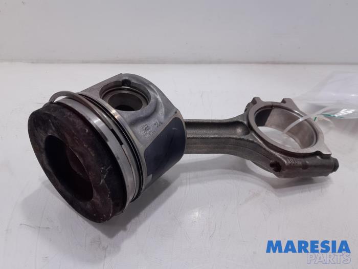 Begagnade Kolv Opel Vivaro 1.6 CDTi BiTurbo 125 Pris € 158,81 Inklusive moms erbjuds av Maresia Parts