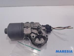 Used Front wiper motor Peugeot 206 CC (2D) 1.6 16V Price € 25,00 Margin scheme offered by Maresia Parts