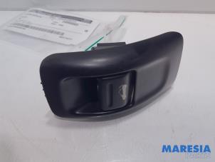 Used Convertible roof controller Peugeot 206 CC (2D) 1.6 16V Price € 24,99 Margin scheme offered by Maresia Parts