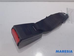 Used Rear seatbelt buckle, left Peugeot 206 CC (2D) 1.6 16V Price € 20,00 Margin scheme offered by Maresia Parts