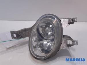 Used Fog light, front right Peugeot 206 CC (2D) 1.6 16V Price € 10,00 Margin scheme offered by Maresia Parts