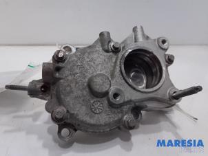 Usagé Support pompe diesel Opel Vivaro 2.0 CDTI 122 Prix € 78,65 Prix TTC proposé par Maresia Parts