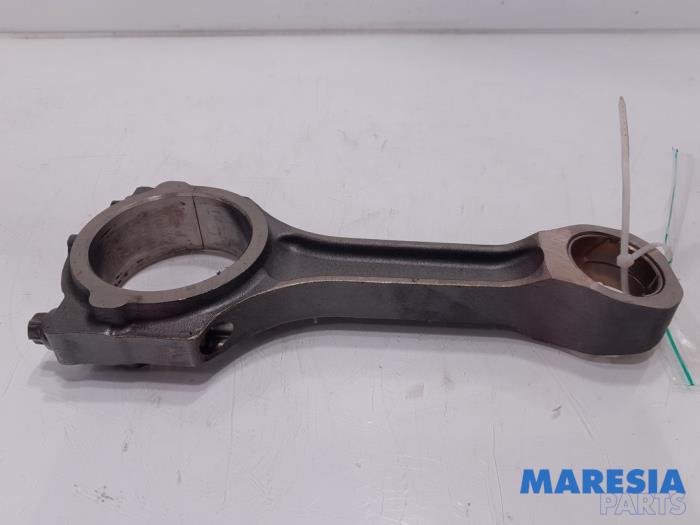 Usagé Bielle Ford Transit 2.2 TDCi 16V Prix € 30,25 Prix TTC proposé par Maresia Parts