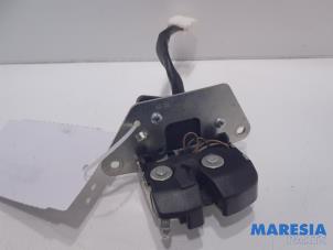Used Tailgate lock mechanism Alfa Romeo 159 Sportwagon (939BX) 3.2 JTS V6 24V Q4 Price € 50,00 Margin scheme offered by Maresia Parts