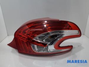 Used Taillight, right Peugeot 208 I (CA/CC/CK/CL) 1.6 e-HDi FAP Price € 49,00 Margin scheme offered by Maresia Parts