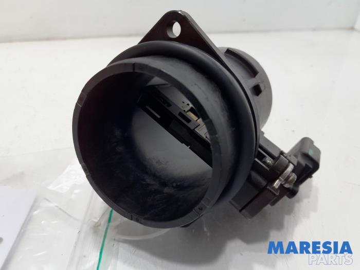 Airflow meter from a Peugeot 208 I (CA/CC/CK/CL) 1.6 e-HDi FAP 2014
