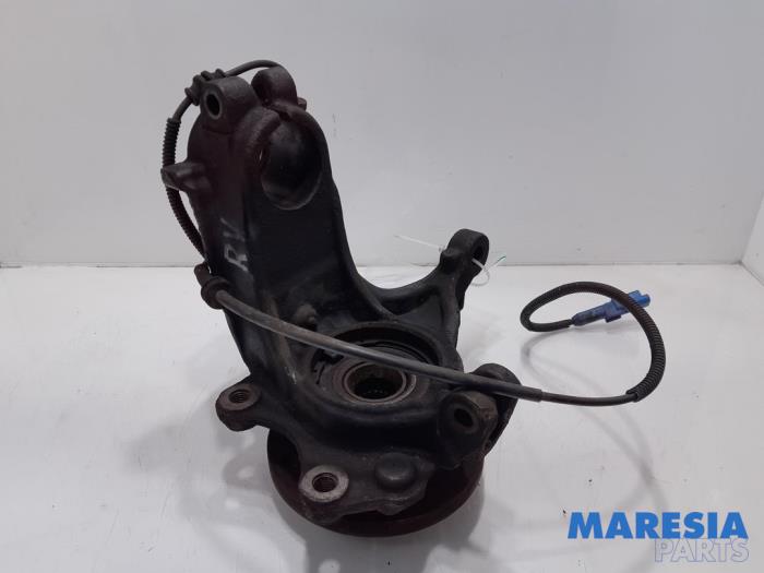 Knuckle, front right from a Peugeot 208 I (CA/CC/CK/CL) 1.6 e-HDi FAP 2014