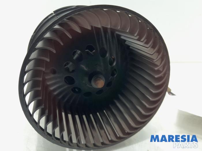 Heating and ventilation fan motor from a Fiat Talento 1.6 EcoJet BiTurbo 125 2018