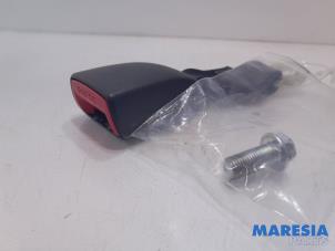 Used Rear seatbelt buckle, right Peugeot 107 1.0 12V Price € 10,00 Margin scheme offered by Maresia Parts
