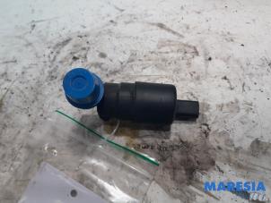 Used Windscreen washer pump Peugeot Expert (G9) 2.0 HDi 120 Price € 12,10 Inclusive VAT offered by Maresia Parts