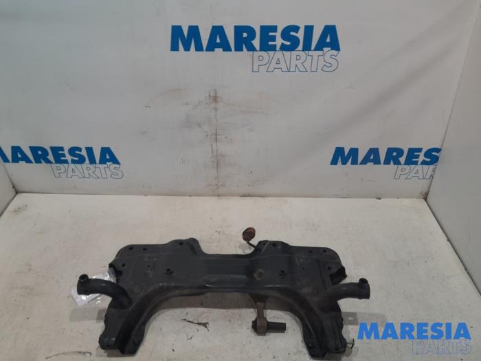 Usados Subchasis Fiat Doblo Cargo (263) 1.3 MJ 16V Euro 4 Precio € 84,70 IVA incluido ofrecido por Maresia Parts