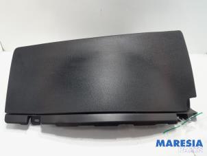Używane Schowek w desce rozdzielczej Citroen Berlingo Cinqspace, Multispace 1.6 VTi 95 16V Cena € 30,00 Procedura marży oferowane przez Maresia Parts