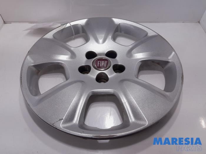 Używane Kolpak Fiat Doblo Cargo (263) 1.3 MJ 16V Euro 4 Cena € 18,15 Z VAT oferowane przez Maresia Parts