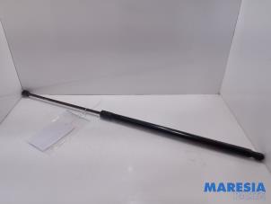Used Rear gas strut, left Fiat Doblo Cargo (263) 1.3 MJ 16V Euro 4 Price € 24,20 Inclusive VAT offered by Maresia Parts