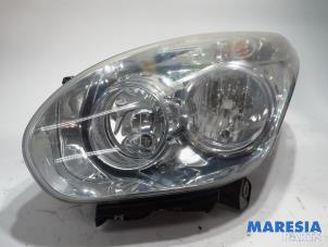 Used Headlight, left Fiat Doblo Cargo (263) 1.3 MJ 16V Euro 4 Price € 108,90 Inclusive VAT offered by Maresia Parts