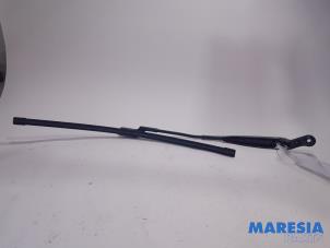 Used Front wiper arm Fiat 500 (312) 1.2 69 Price € 15,00 Margin scheme offered by Maresia Parts