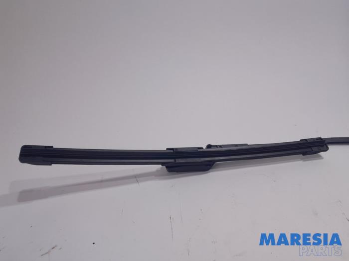 Front wiper arm from a Fiat 500 (312) 1.2 69 2012