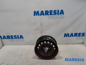 Usagé Jante Fiat Doblo Cargo (263) 1.3 MJ 16V Euro 4 Prix € 42,35 Prix TTC proposé par Maresia Parts