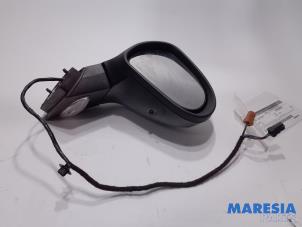 Used Wing mirror, right Peugeot 207 SW (WE/WU) 1.4 16V Vti Price € 50,00 Margin scheme offered by Maresia Parts