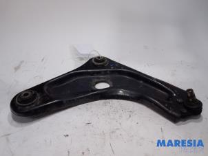 Used Front lower wishbone, right Peugeot 207 SW (WE/WU) 1.4 16V Vti Price € 25,00 Margin scheme offered by Maresia Parts