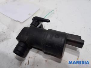 Used Windscreen washer pump Peugeot 207 SW (WE/WU) 1.4 16V Vti Price € 10,00 Margin scheme offered by Maresia Parts