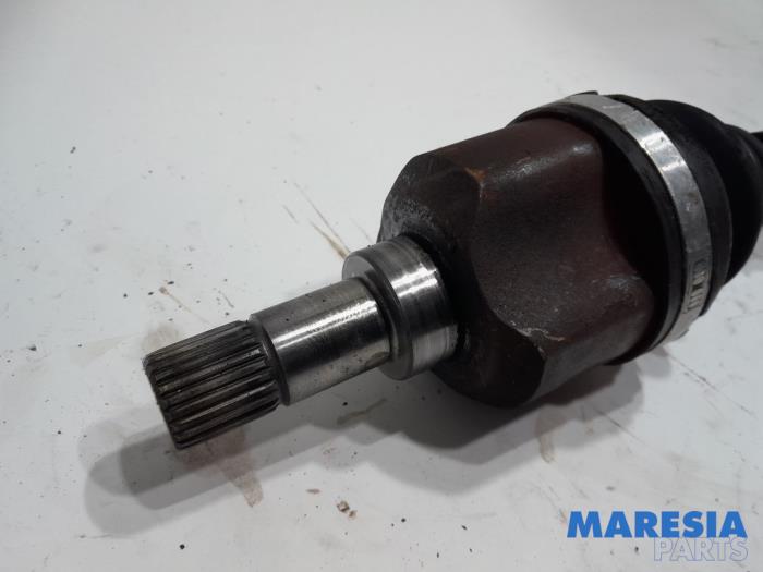 Front drive shaft, left from a Fiat Scudo (270) 1.6 D Multijet 2010