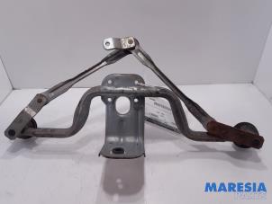 Usagé Mécanique essuie-glace Fiat Scudo (270) 1.6 D Multijet Prix € 48,40 Prix TTC proposé par Maresia Parts