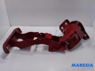 Used Rear door hinge, right Fiat Scudo (270) 1.6 D Multijet Price € 60,50 Inclusive VAT offered by Maresia Parts