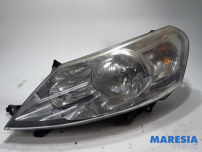 Używane Reflektor lewy Fiat Scudo (270) 1.6 D Multijet Cena € 90,75 Z VAT oferowane przez Maresia Parts